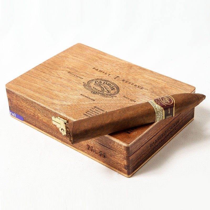 Сигара Padron Cigars Family Reserve 44 Years